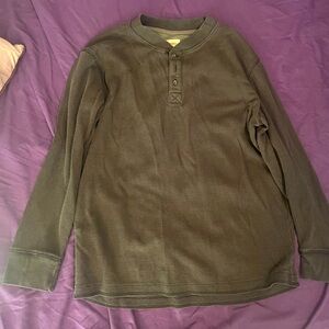 Wrangler long-sleeved shirt. Barely worn, very good condition. Navy blue.